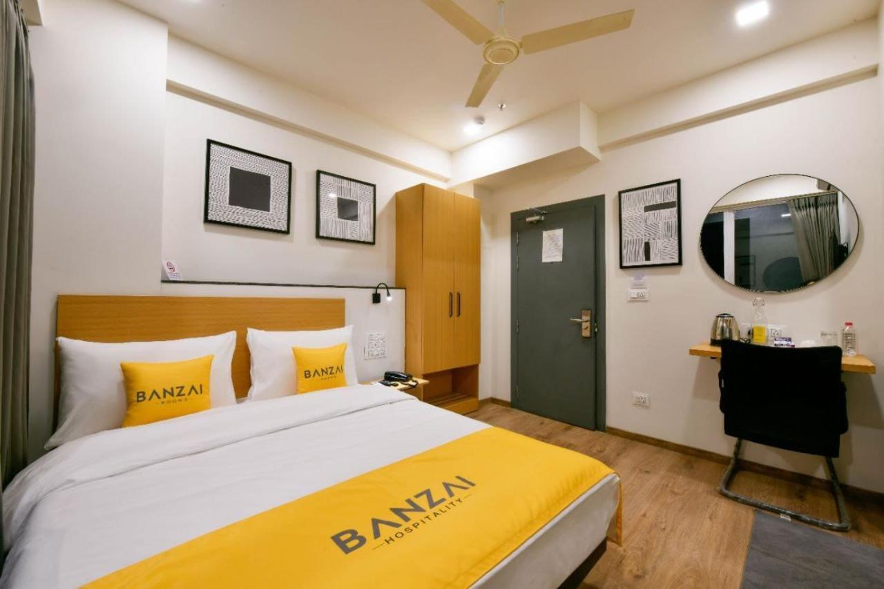 Banzai Rooms Nāsik Eksteriør bilde