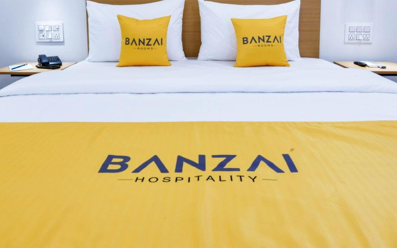 Banzai Rooms Nāsik Eksteriør bilde